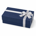 Geschenkbox 30 x 20 x 10 cm aus Karton in Dunkelblau Silber mit Schleifenband